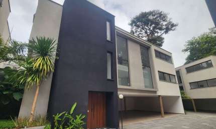 Casa de Condomínio com 4 suítes e 7 banheiros à Venda, 830 m² por R$ 10.000.000