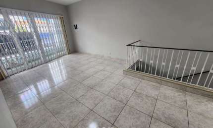 Casa comercial para alugar na Vila Carrão, São Paulo 