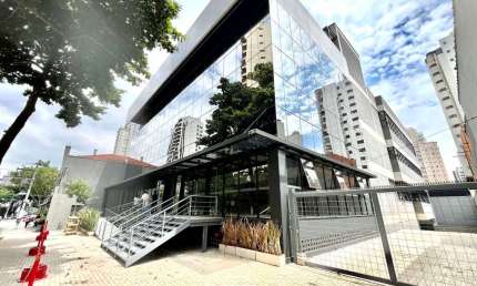 Prédio para alugar no bairro Vila Gomes Cardim - São Paulo/SP