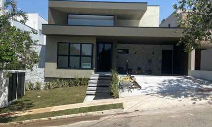 Casa térrea à venda no condomínio Chácara Ondina em Sorocaba com 3 suítes sendo uma com closet e modulada 186 m2 de área e um terreno de 300 m2.