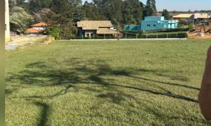Terreno à venda no condomínio Vale do Lago em Sorocaba com 1.000 m2 de área sendo 20m de frente