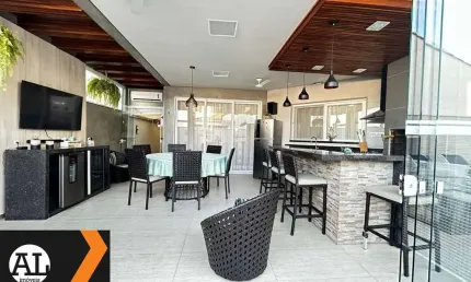 Linda Casa à venda com 3 suítes sendo uma master com closet e hydro  260 m2 no Condomínio Chácara Ondina em Sorocaba SP e com piscina aquecida
