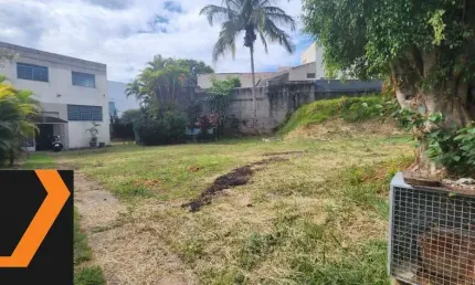 Ótimo terreno a venda ou locação na Vila Haro em Sorocaba há 1 quadra da av São Paulo com 1.300 m2 de área e um prédio de 500 m2