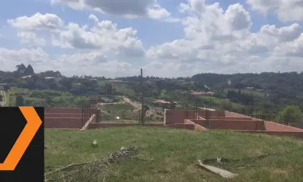 Ótima chácara á venda em condomínio na cidade de Alumínio há 20 min do Shopping Iguatemi de Sorocaba e as margens da Rodovia Raposo Tavares