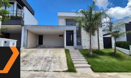 Casa térrea com piscina para locação no Condomínio Chácara Ondina em Sorocaba, Zona Leste, próximo a rodovia Raposo Tavares.