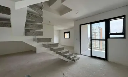 Dois apartamentos à venda duplex transformados em 1 apartamento com 256 m2  3 suítes sendo 1 com closet, 6 vagas de garagem, no coração do Campolim.