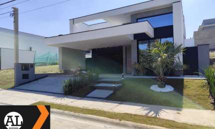 Casa térrea à venda no Condomínio Cyrela com 181,28 m2 de área construída  318,13 m2 de terreno