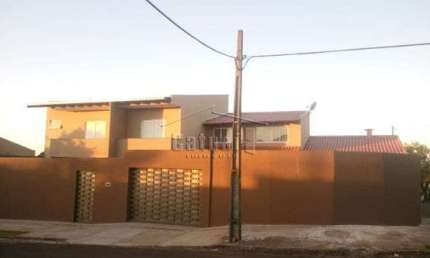 Casa à venda - Bairro Conjunto Habitacional Maria Cecília Serrano de Oliveira em Londrina