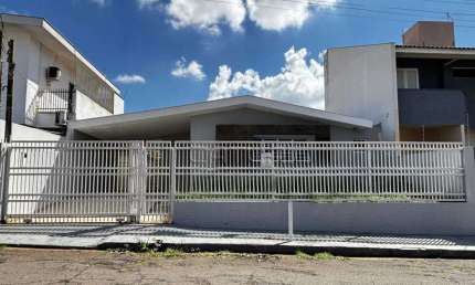 Casa com 3 quartos para alugar na Rua Virgílio Jorge, 304, San Remo, Londrina