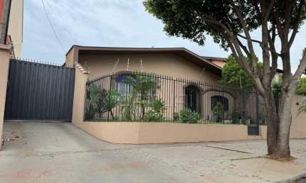 Casa com 3 quartos à venda na Rua Machado de Assis, 96, Jardim Shangri la, Londrina