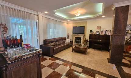 Casa com 4 quartos à venda na Rua Juvenal Borges de Macedo, 376, Mediterrâneo, Londrina
