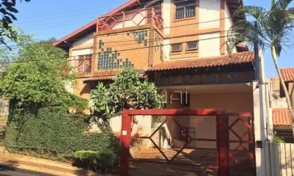 Casa com 3 quartos à venda na Rua Taquaritinga, 70, Champagnat, Londrina