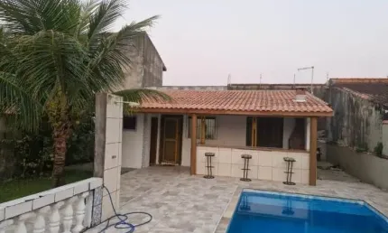 ESTAMOS VENDENDO ESTA EDÍCULA, SUPER CHARMOSA COM UM ESPAÇO INCRÍVEL, COM UM TERRENO DE 360 METROS QUADRADOS E UMA AMPLA PISCINA DE 30,00 X 6,00 COM DECK.