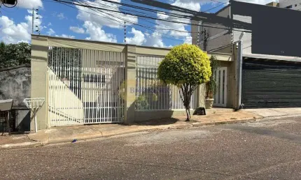 Vende-se Casa Comercial Av. Dom Bosco Bairro Dom Aquino