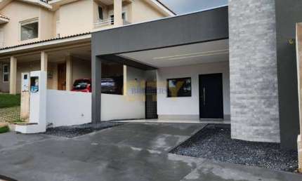 Vende-se Casa Condomínio Belo Verde (Bairro Boa Esperança)