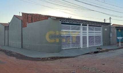 Vende-se Casa Residencial Avelino Lima Barros (Prox. Av. das Torres)