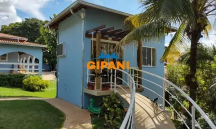 Linda Casa a Venda de 03 Dormitórios em Ótima Localização