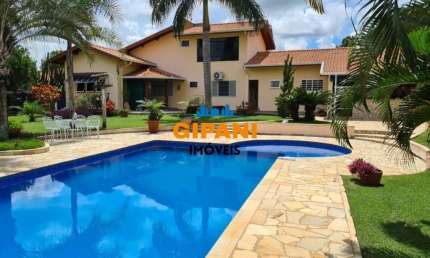 Excelente Casa a Venda em Condomínio Fechado em Holambra