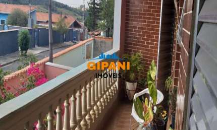 Ótima Casa a Venda com 03 Suítes em Excelente Localização