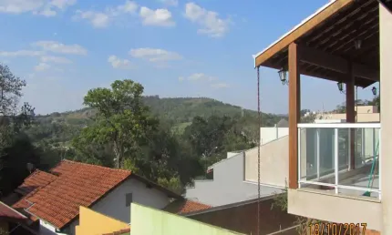 Ótima casa semi-mobiliada no bairro Nova Jaguariuna