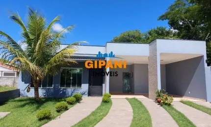 Casa térrea com planejados em condomínio fechado  bairro vargeão
