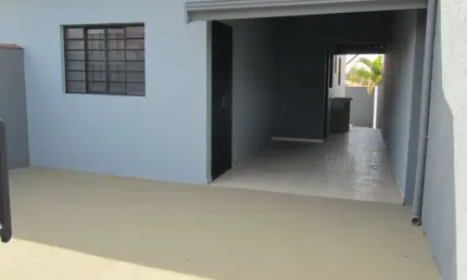Casa 02 Dormitórios com Quintal Bairro Mario Finotelli