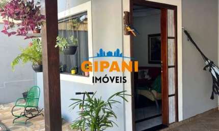 Casa à venda em Jaguariúna-SP, Jardim Europa: 2 quartos, 1 suíte, 1 sala, 3 banheiros, 3 vagas, 135m². Oportunidade imperdível!