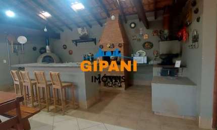 Chácara  à Venda em Jaguariúna-SP - 2 quartos, 2 suítes, 1 sala, 3 banheiros, 240m² de área