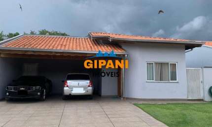 Casa à venda em Jaguariúna-SP, bairro Vargeão: 3 quartos, 1 suíte, 2 vagas de garagem, 139m² de área. Aproveite!
