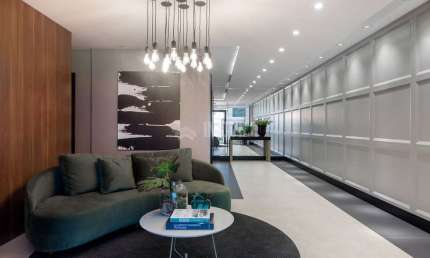 COBERTURA NA QUADRA MAR COM VISTA MAR FINAMENTE MOBILIADA, EQUIPADA E DECORADA, PISCINA PRIVATIVA, 04 VAGAS E LAZER COMPLETO.