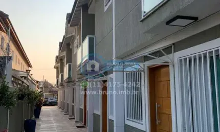 Casa em vila irmãos arnoni: 2 suítes, 60m² por r$ 470.000