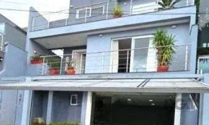 Casa sobrado no Condomínio Verdes Campos 4 dormitórios 4 vagas