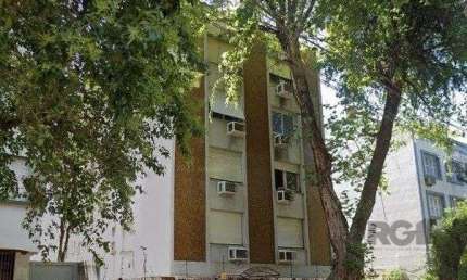 Vende-se amplo apartamento 2 dorm, vaga coberta, predio c/ elevador - 62m² - Rio