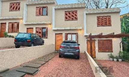 Casa Condominio em Porto Alegre, no bairro Teresópolis, com 2 dormitório(s), e 2