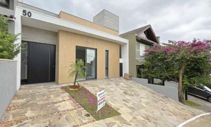 Casa Condominio em Porto Alegre, no bairro Hípica, com 3 dormitório(s), e 3 banh