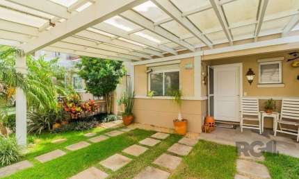Casa em Condomínio, 157m², 4 dormitórios, 2 vagas no bairro Sarandi