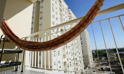 Apartamento com  03 quartos, sendo 1 suíte e 01 vaga