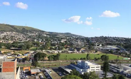 Apartamento para Comprar no bairro Jardim Botânico com 2 quartos (1 suíte)