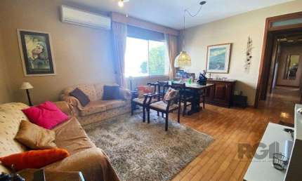 Apartamento de 03 dormitórios no bairro Santa Cecilia em Porto Alegre