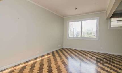 Apartamento 145m² - 3 dormitórios sendo 1 suíte e 2 vagas no Centro Histórico/Po