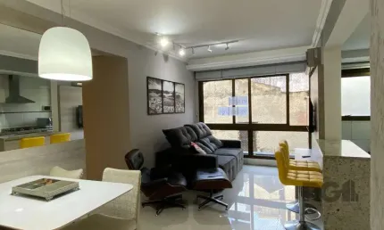 APARTAMENTO MOBILIADO DE 2 DORMITÓRIOS - CENTRO HISTÓRICO