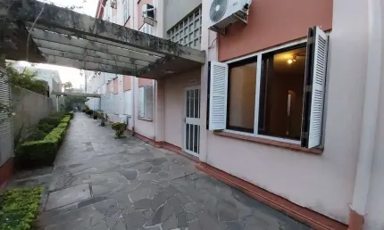 Apartamento térreo, 2 dormitórios. 2 banheiros, demais peças, menino deus