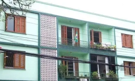 Apartamento de 2 dormitórios, mais 1 quarto de empregada, próximo a av. Teresópo