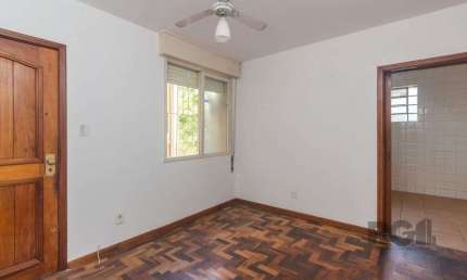 Apartamento com 3 quartos à venda na Rua Carlos Ferreira, 305, Teresópolis, Porto Alegre