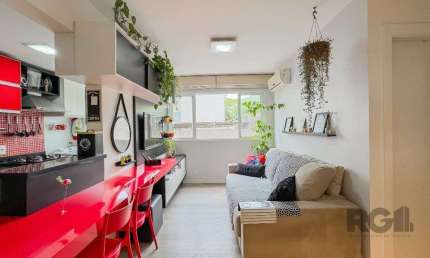 Apartamento a venda no bairro Passo da Areia com dois dormitórios.