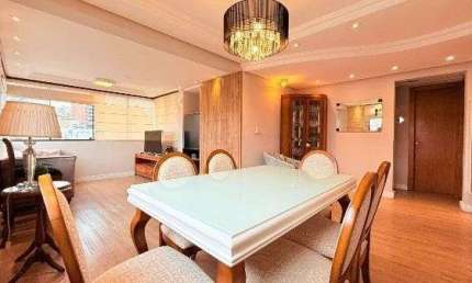 Vende-se apartamento com 2 quartos, 81 m²e 2 vagas – Petrópolis