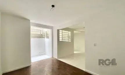 Apartamento no praia de belas de 2 dormitórios desocupado
