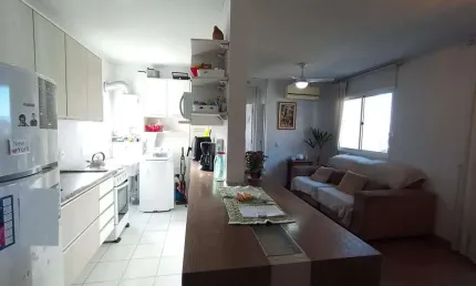 Apartamento 2 dormitórios mobiliado com vaga e elevador no Alto Petrópolis