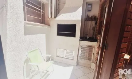 Apartamento com 3 dormitórios, 2 banheiros, 1 vaga no bairro Petrópolis em Porto