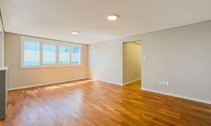 Apartamento 03 dormitórios com garagem no bairro 03 figueiras em porto alegre